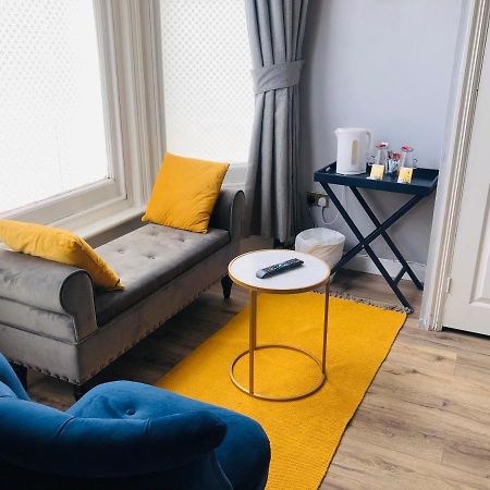 Canterbury Accommodations With Free Car Park Onsite And High Speed Wifi Buitenkant foto