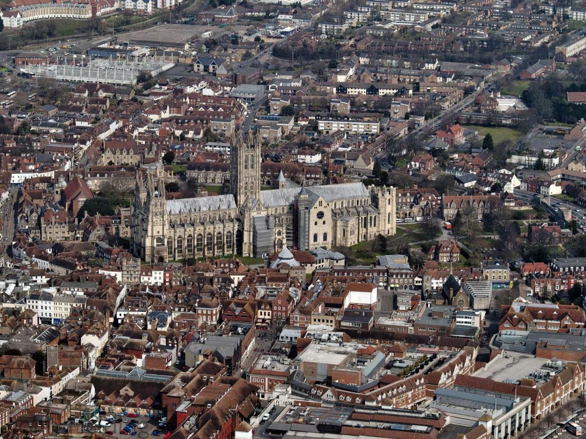 Canterbury Accommodations With Free Car Park Onsite And High Speed Wifi Buitenkant foto