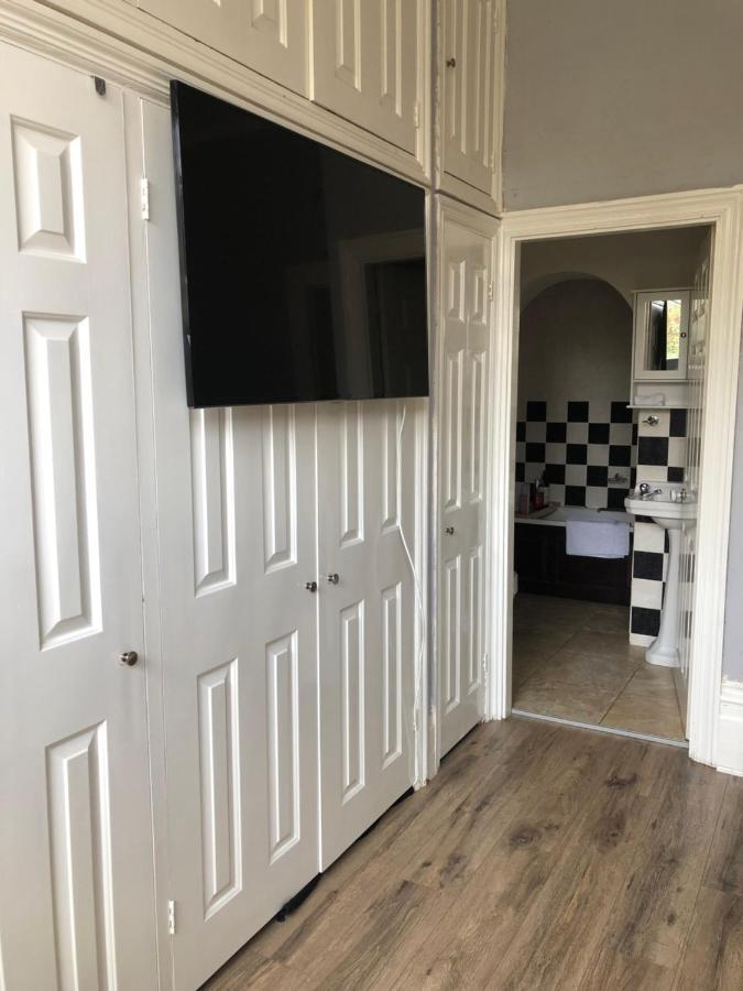 Canterbury Accommodations With Free Car Park Onsite And High Speed Wifi Buitenkant foto