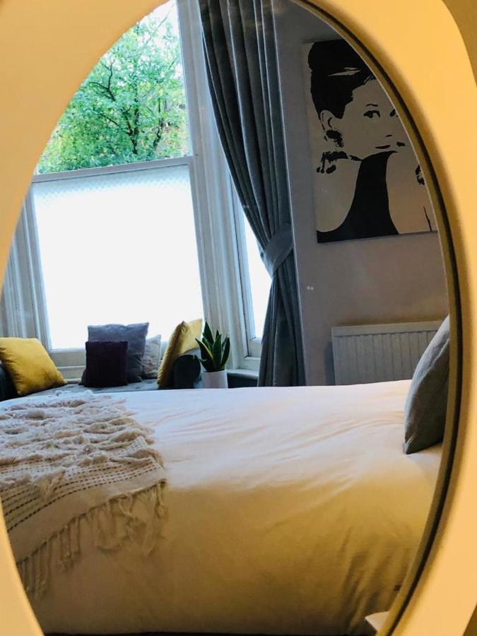 Canterbury Accommodations With Free Car Park Onsite And High Speed Wifi Buitenkant foto