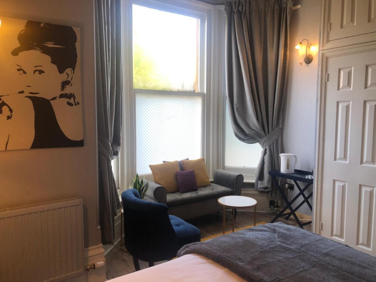 Canterbury Accommodations With Free Car Park Onsite And High Speed Wifi Buitenkant foto