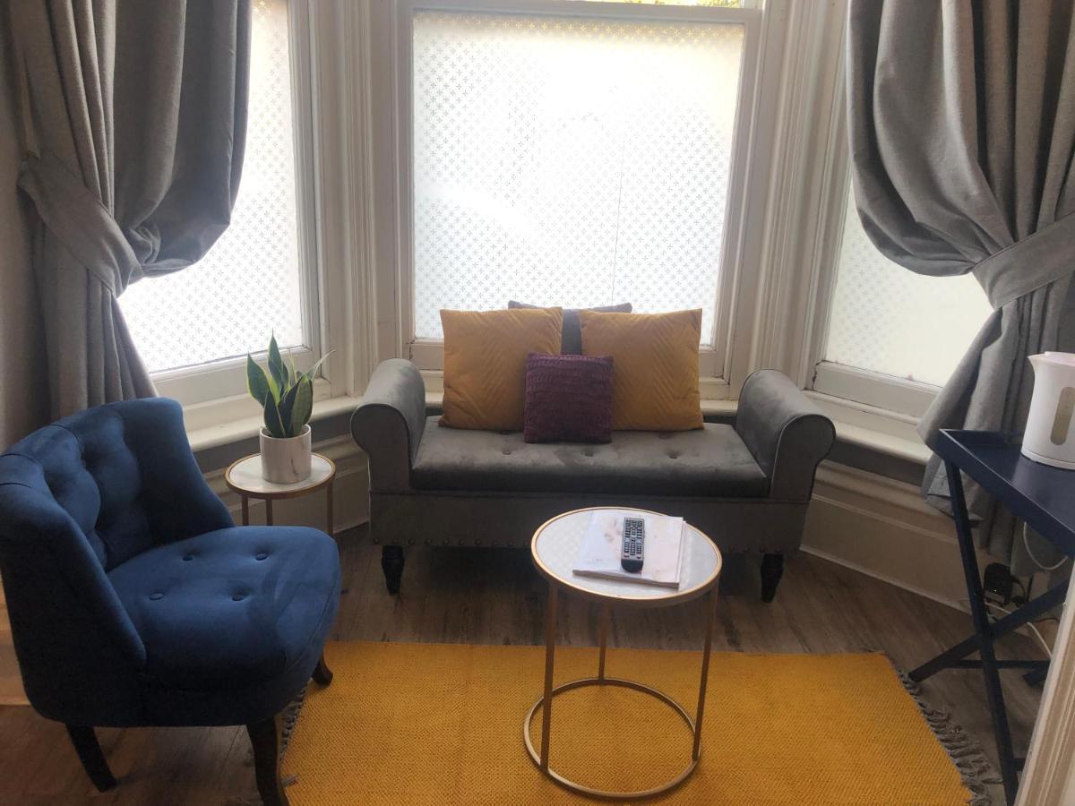 Canterbury Accommodations With Free Car Park Onsite And High Speed Wifi Buitenkant foto