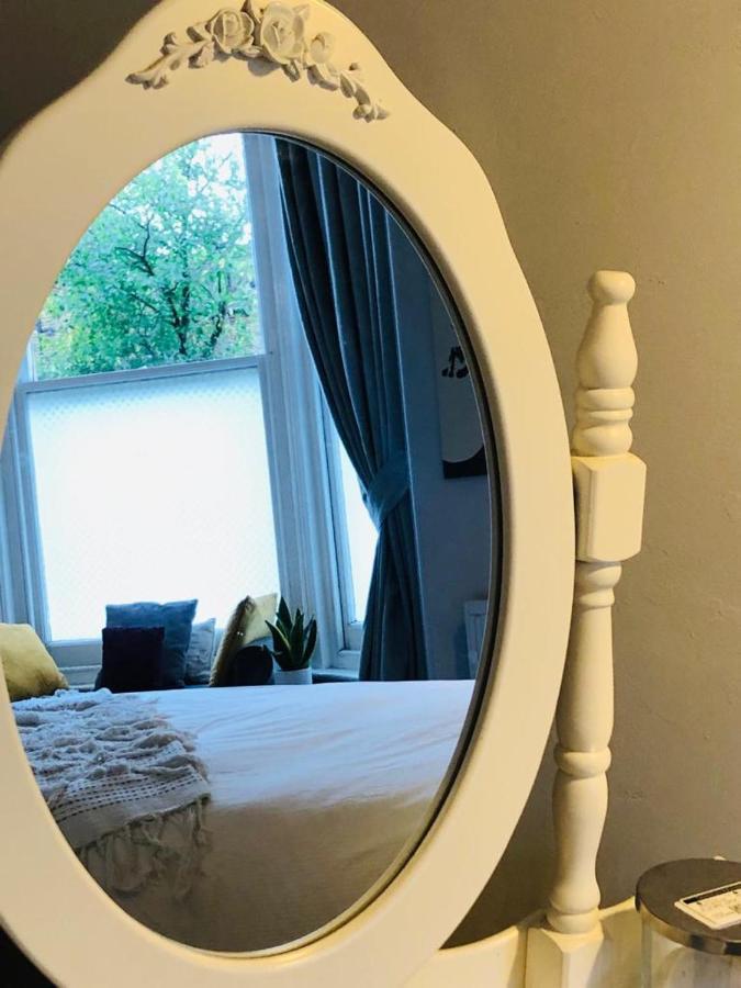 Canterbury Accommodations With Free Car Park Onsite And High Speed Wifi Buitenkant foto