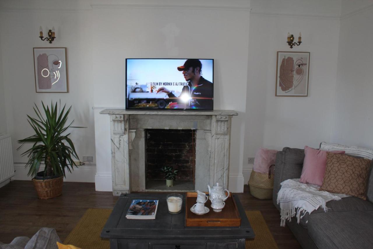 Canterbury Accommodations With Free Car Park Onsite And High Speed Wifi Buitenkant foto