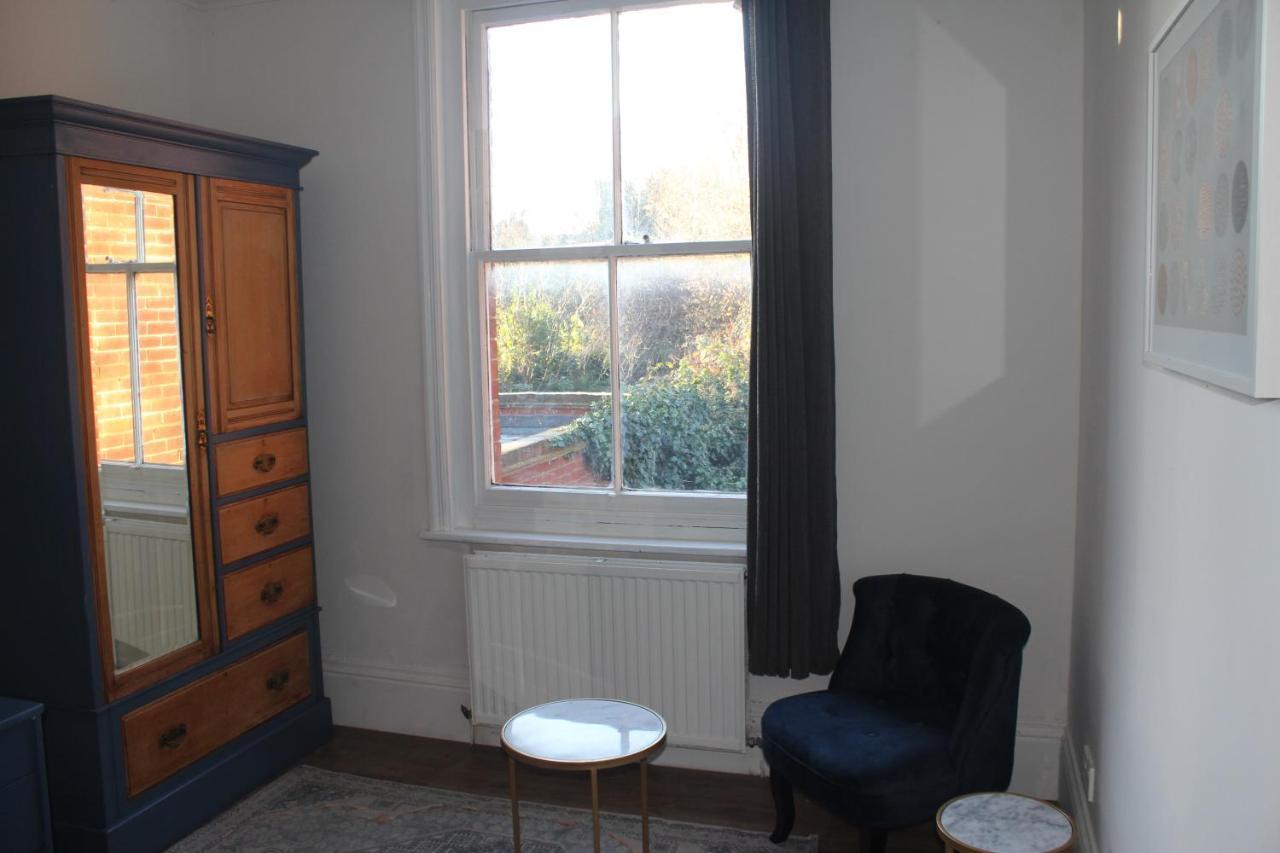 Canterbury Accommodations With Free Car Park Onsite And High Speed Wifi Buitenkant foto