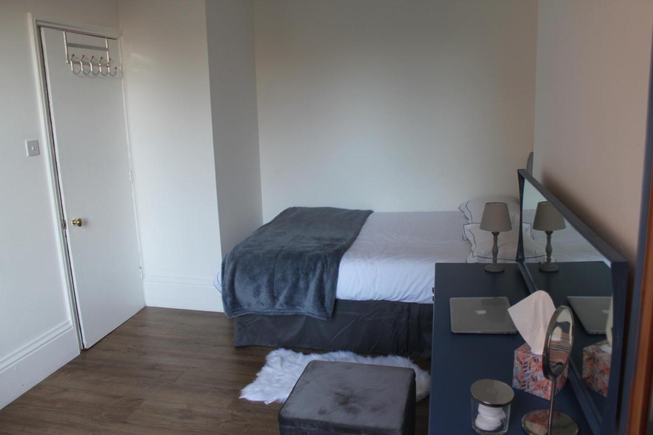 Canterbury Accommodations With Free Car Park Onsite And High Speed Wifi Buitenkant foto