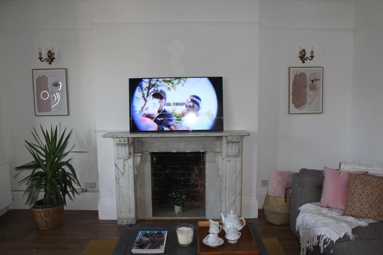 Canterbury Accommodations With Free Car Park Onsite And High Speed Wifi Buitenkant foto
