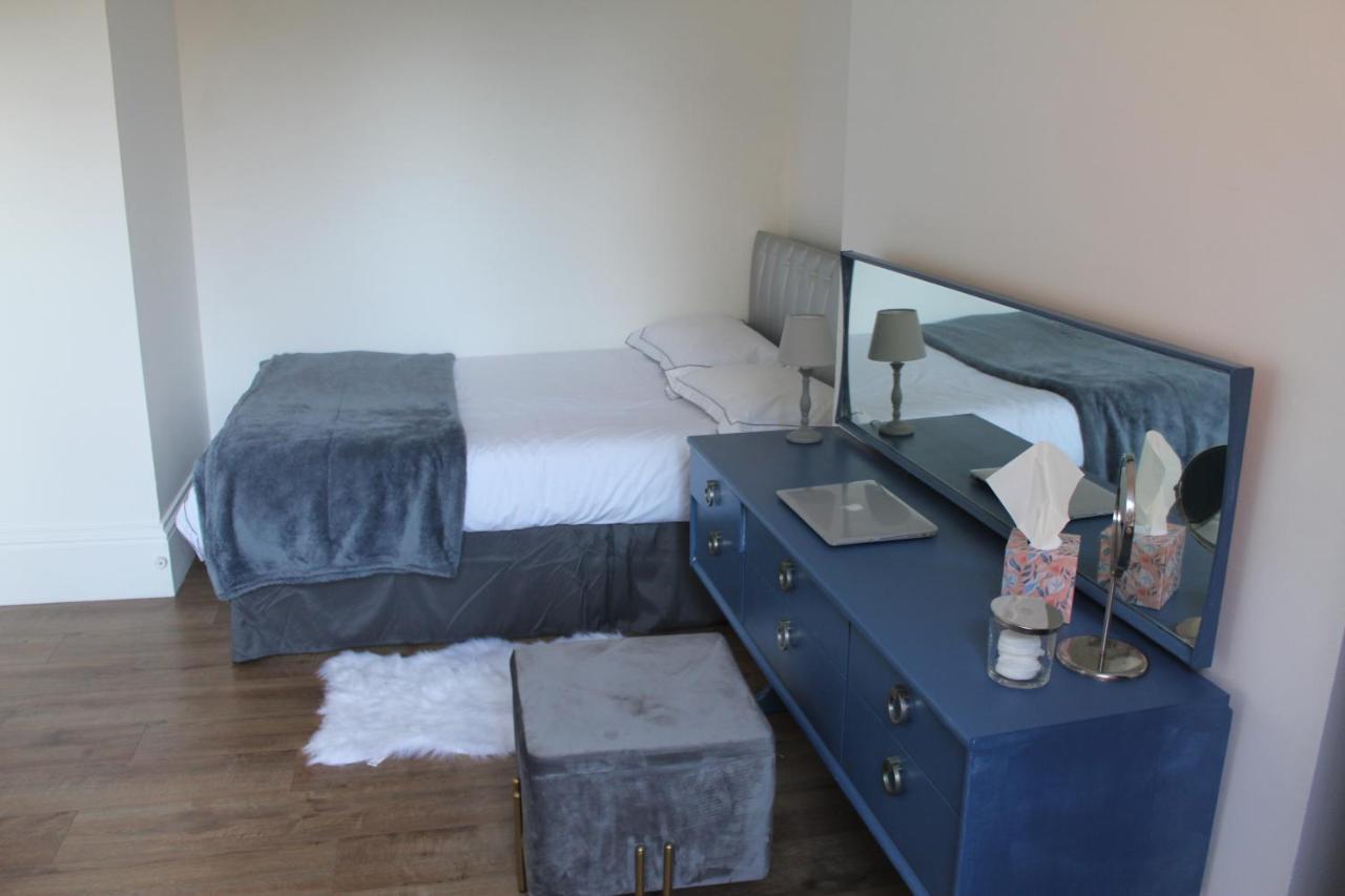 Canterbury Accommodations With Free Car Park Onsite And High Speed Wifi Buitenkant foto