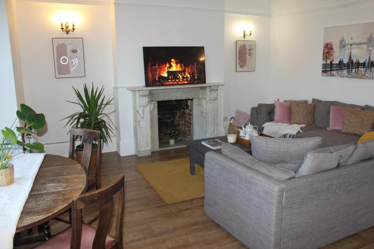 Canterbury Accommodations With Free Car Park Onsite And High Speed Wifi Buitenkant foto