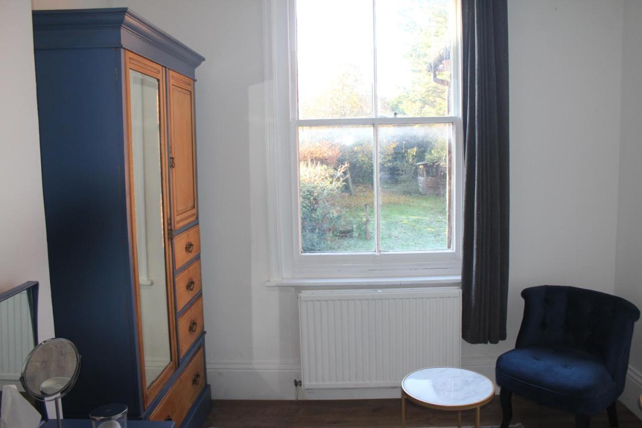 Canterbury Accommodations With Free Car Park Onsite And High Speed Wifi Buitenkant foto