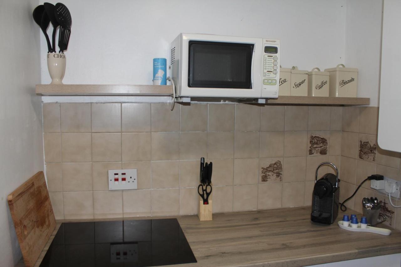 Canterbury Accommodations With Free Car Park Onsite And High Speed Wifi Buitenkant foto