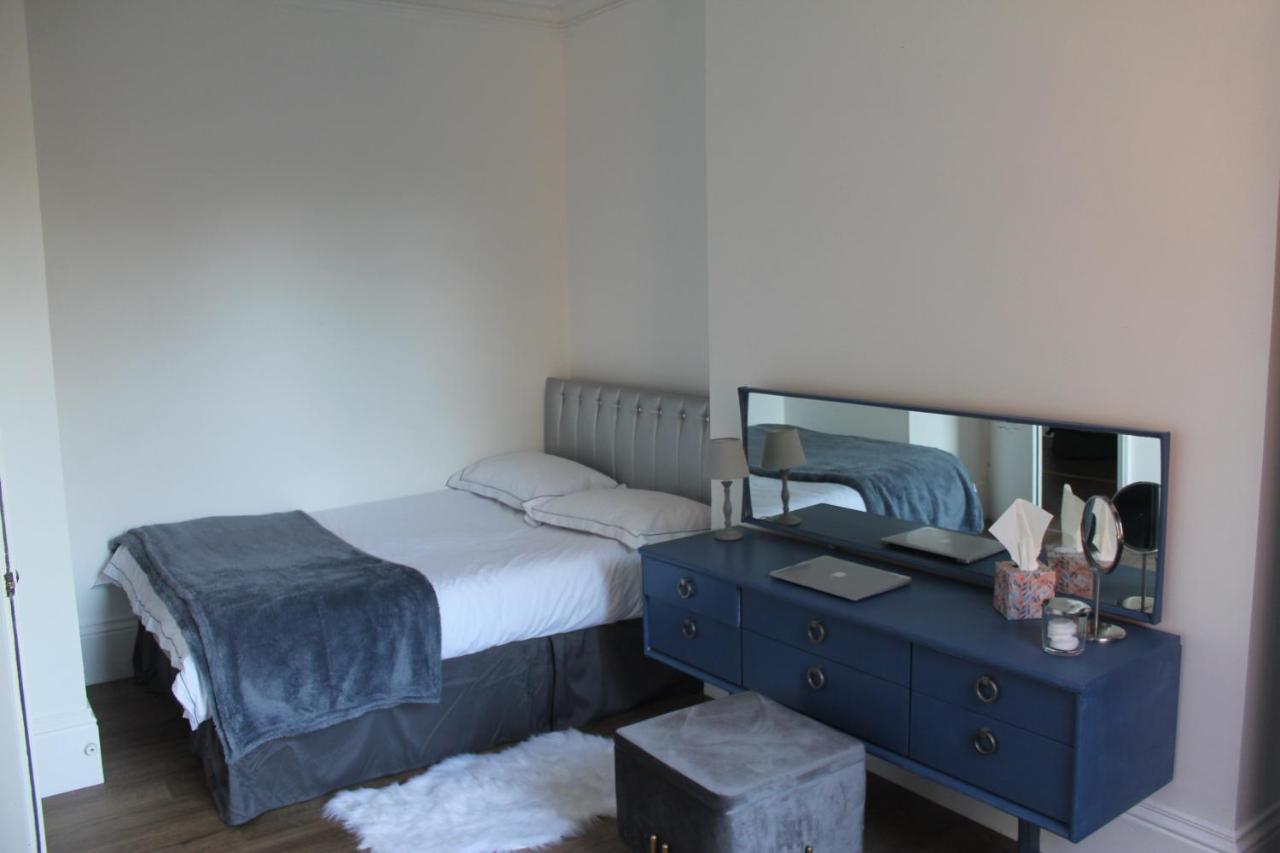 Canterbury Accommodations With Free Car Park Onsite And High Speed Wifi Buitenkant foto