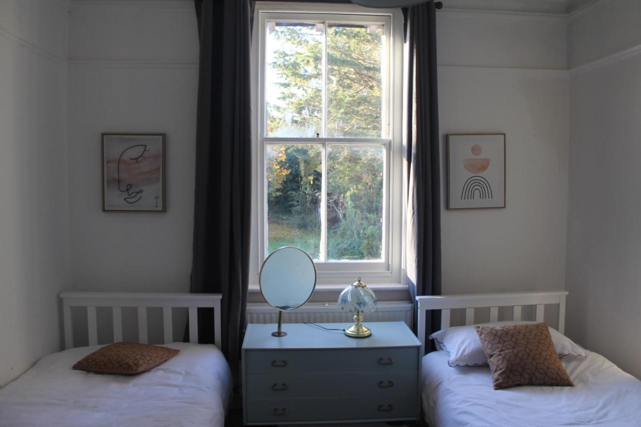 Canterbury Accommodations With Free Car Park Onsite And High Speed Wifi Buitenkant foto