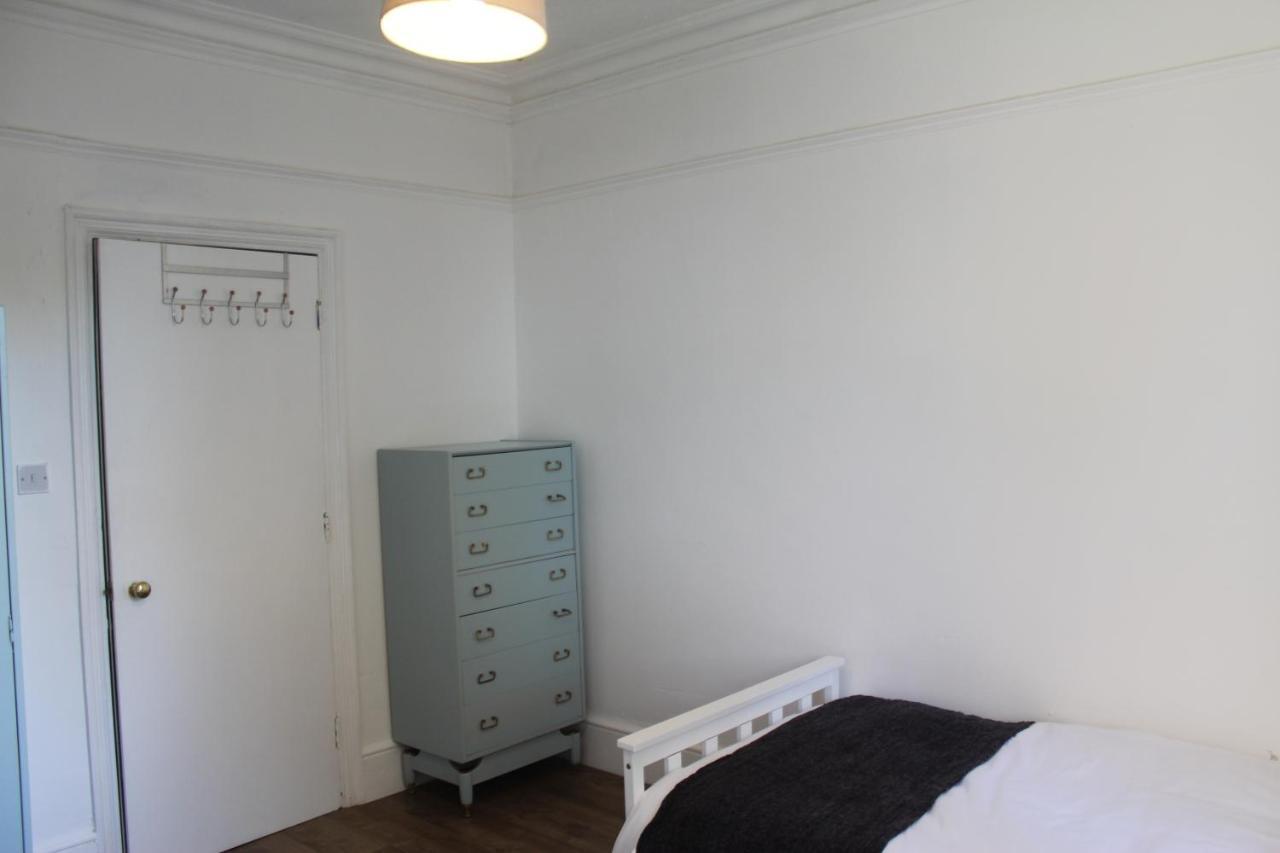 Canterbury Accommodations With Free Car Park Onsite And High Speed Wifi Buitenkant foto