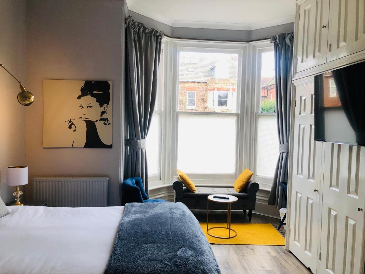 Canterbury Accommodations With Free Car Park Onsite And High Speed Wifi Buitenkant foto